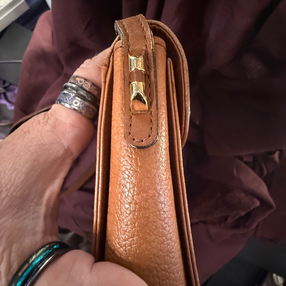 Vintage BurberryTan Leather Crossbody Bag - Picture 6 of 10